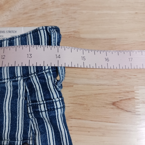 NWT American Eagle Hi Rise Shortie next level Stretch Striped Jean Short… - Picture 9 of 11